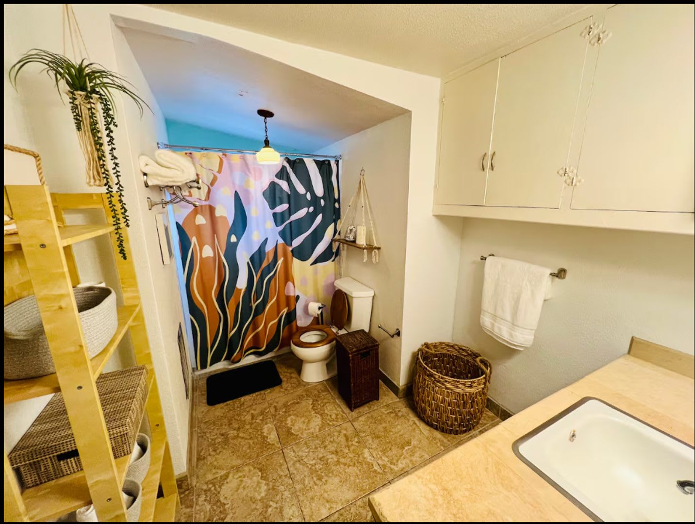 Coastal Charm in the Heart of Encinitas – 2 Bed, 1 Bath Avail 12/1 – photo 5