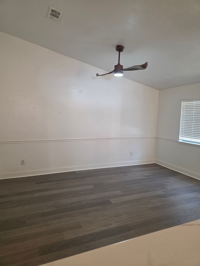 Cozy and Newly Renovated 2-bedroom, 1-bath townhome Close to Campuses! – photo 3