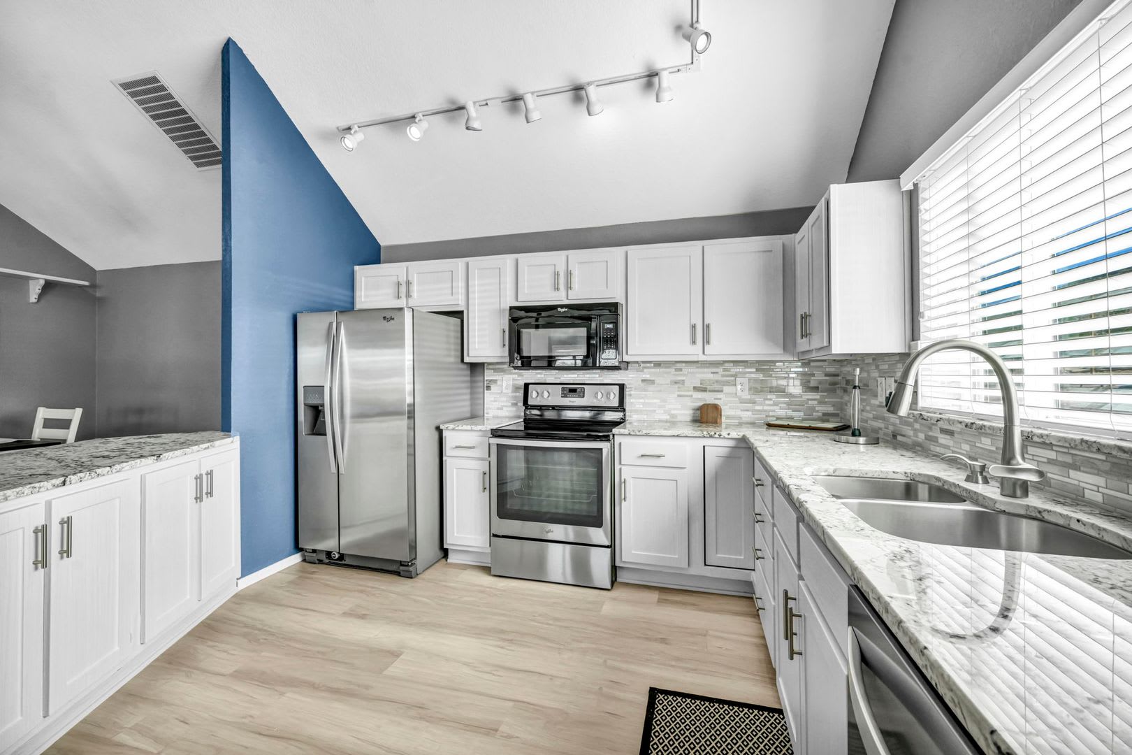 Fully Furnished Home In A Peaceful Ranch Style Setting With Mountain Views Modern Upgrades In Spanish Springs – photo 5