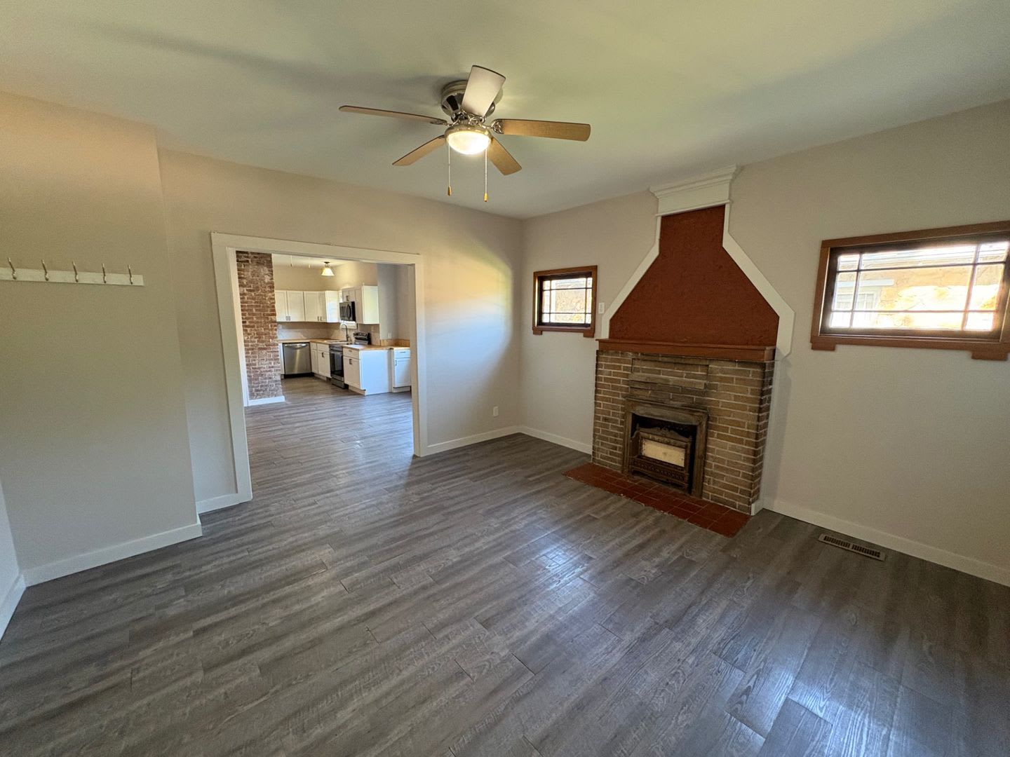 Charm, location and a great price! Do not pass this up – photo 3