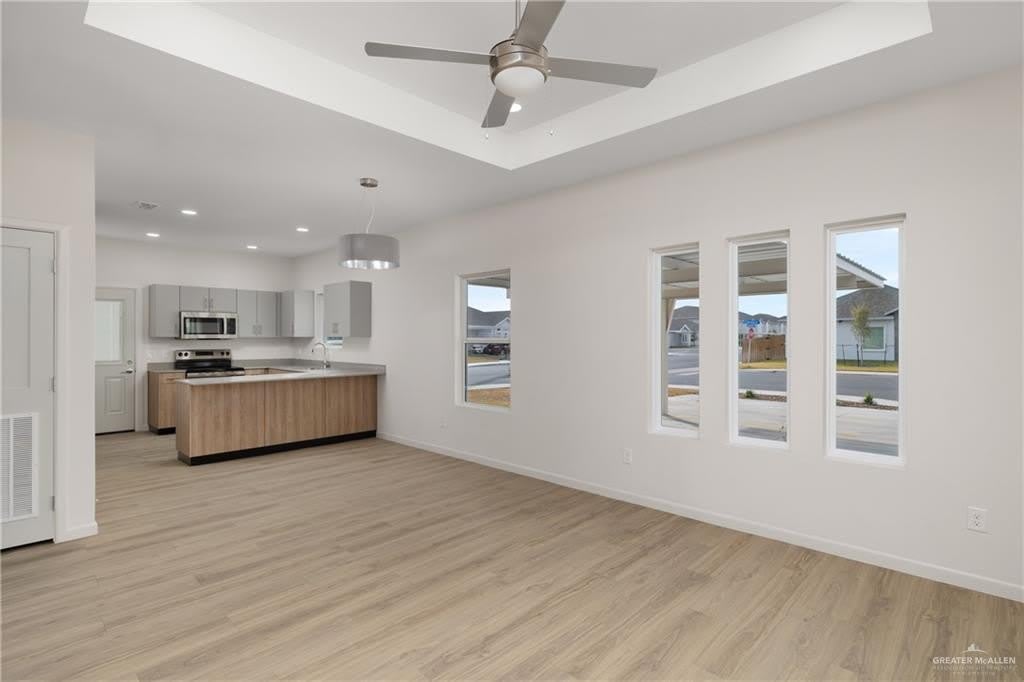 804 N Clarence Avenue – photo 3