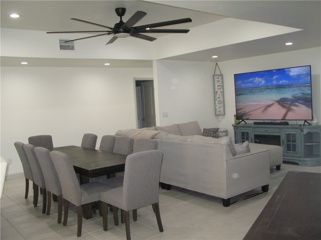 3700 Bay Street – photo 4