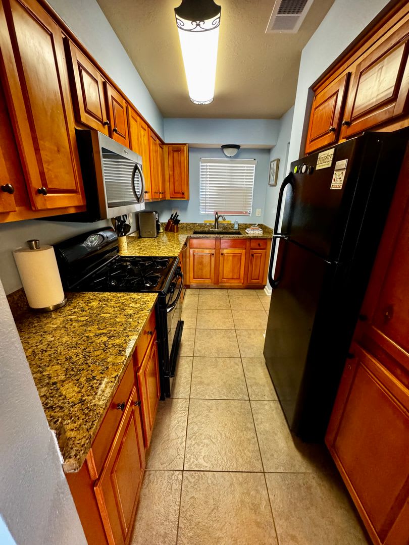 2 BR and 2 Baths overlooking the Tennis Court – photo 5