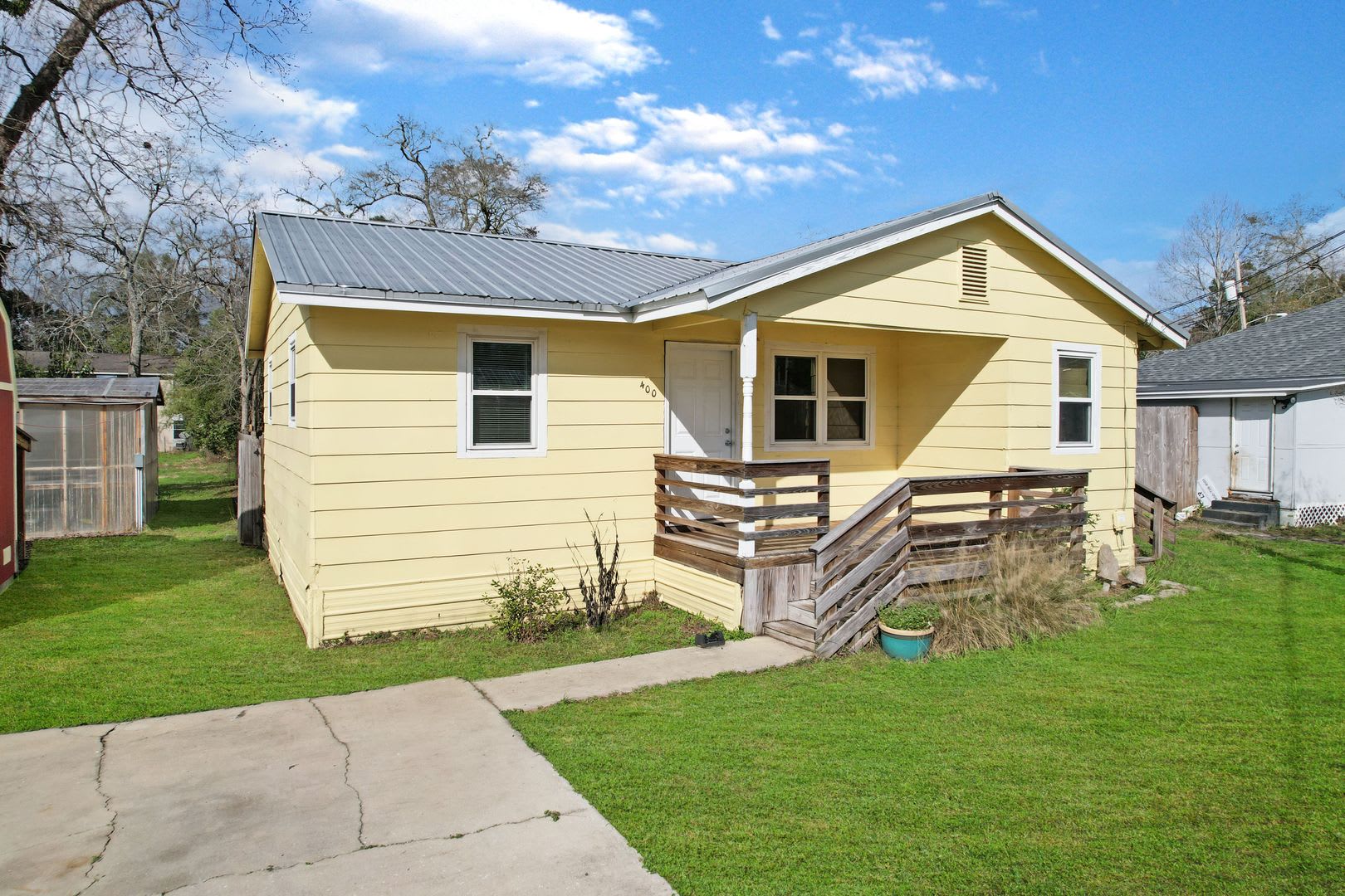 3 bedroom 1 bath house in Midtown available Mid- August – photo 3