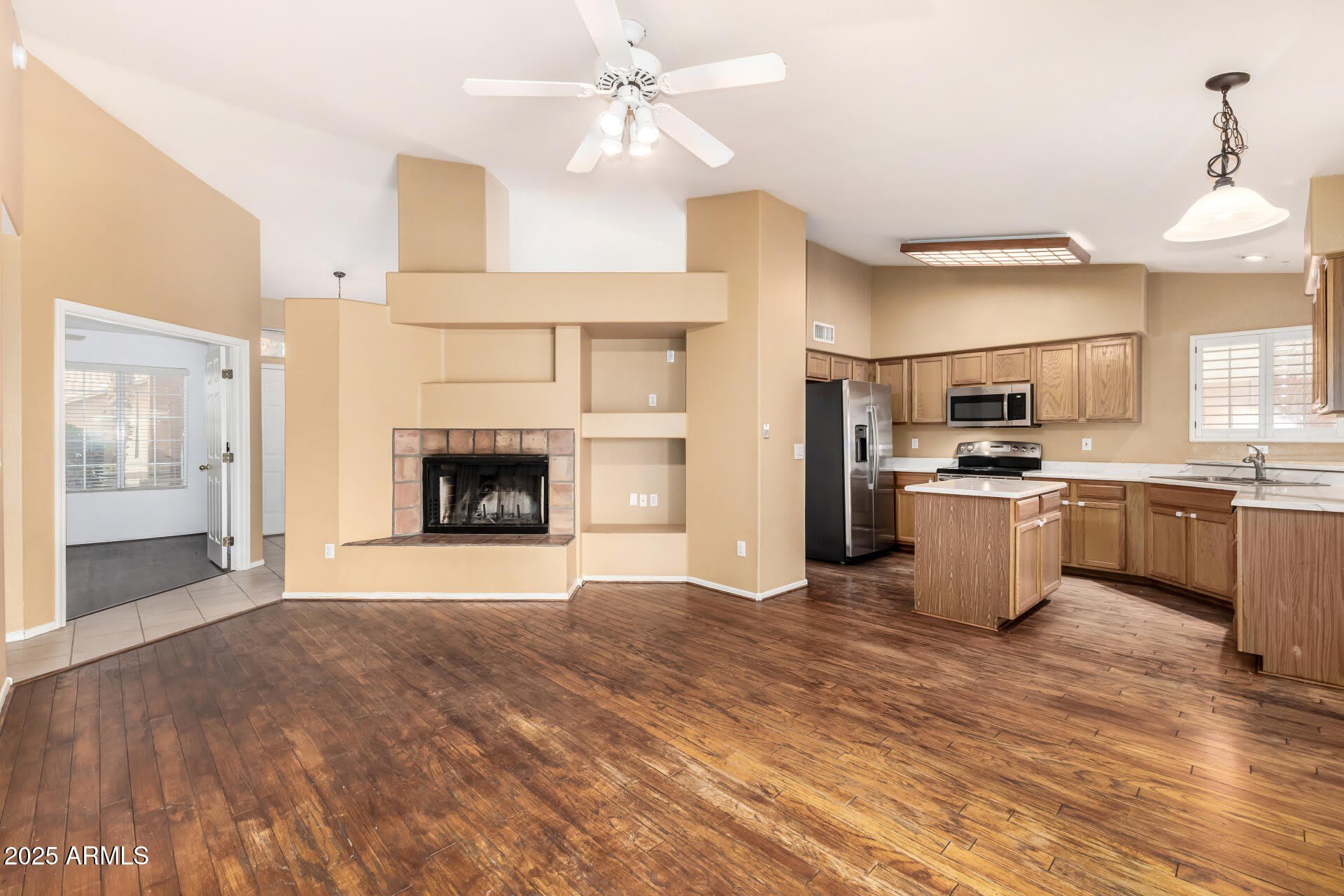 15221 N 87th Drive – photo 3