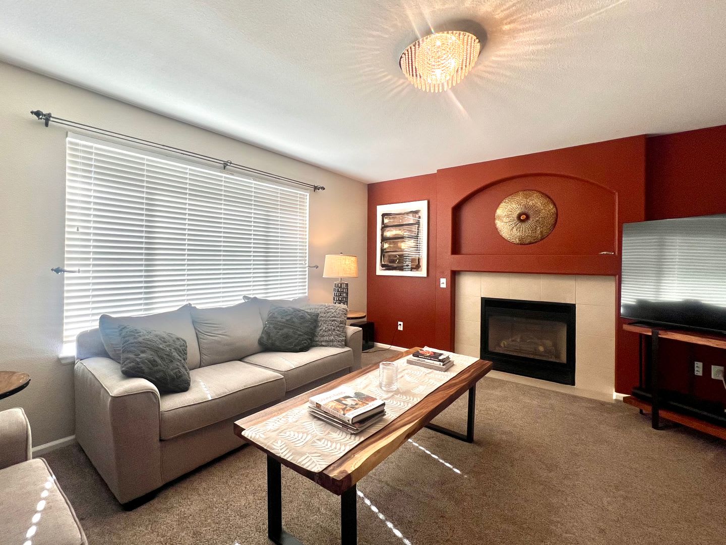 Big Charming 4 Bedroom 2 5 Bathroom In Rock Creek Available Now 500 Off 1St Month S Rent – photo 4