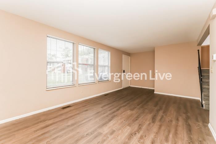 7689 Mount Hood – photo 4