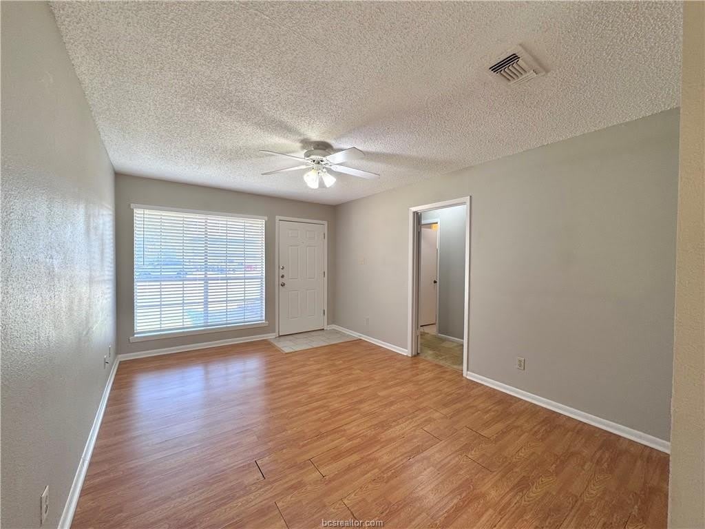 1529 Hillside Drive – photo 4