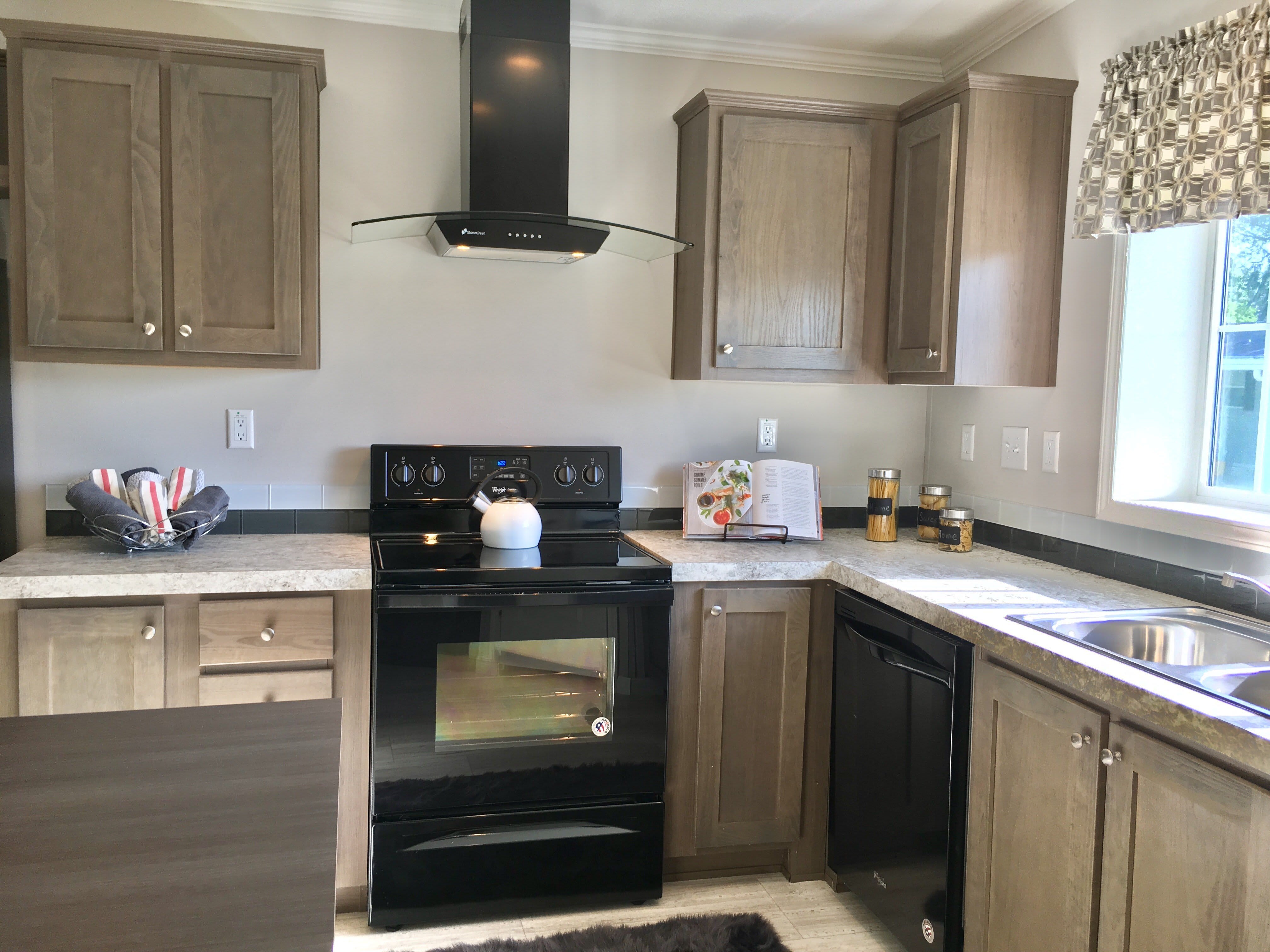 459 Emden St – photo 4