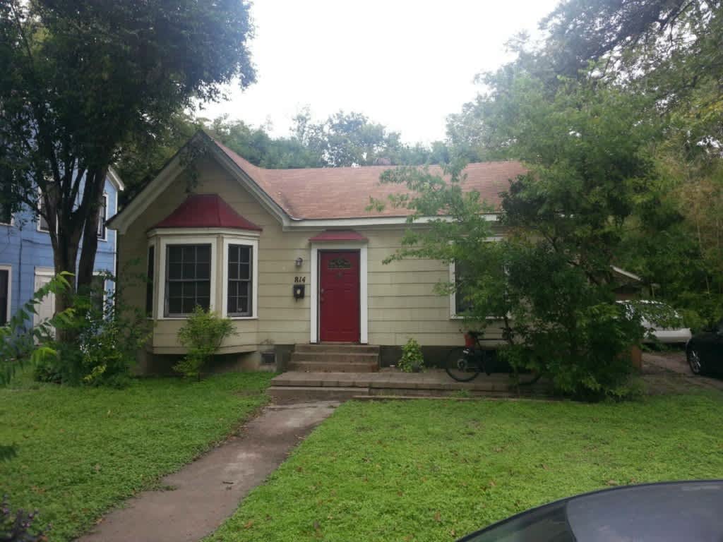 UT PRE-LEASE: Charming home 2 blocks from UT, Wood Floors, Updated kitchen, Walk/Bike to Campus – photo 1