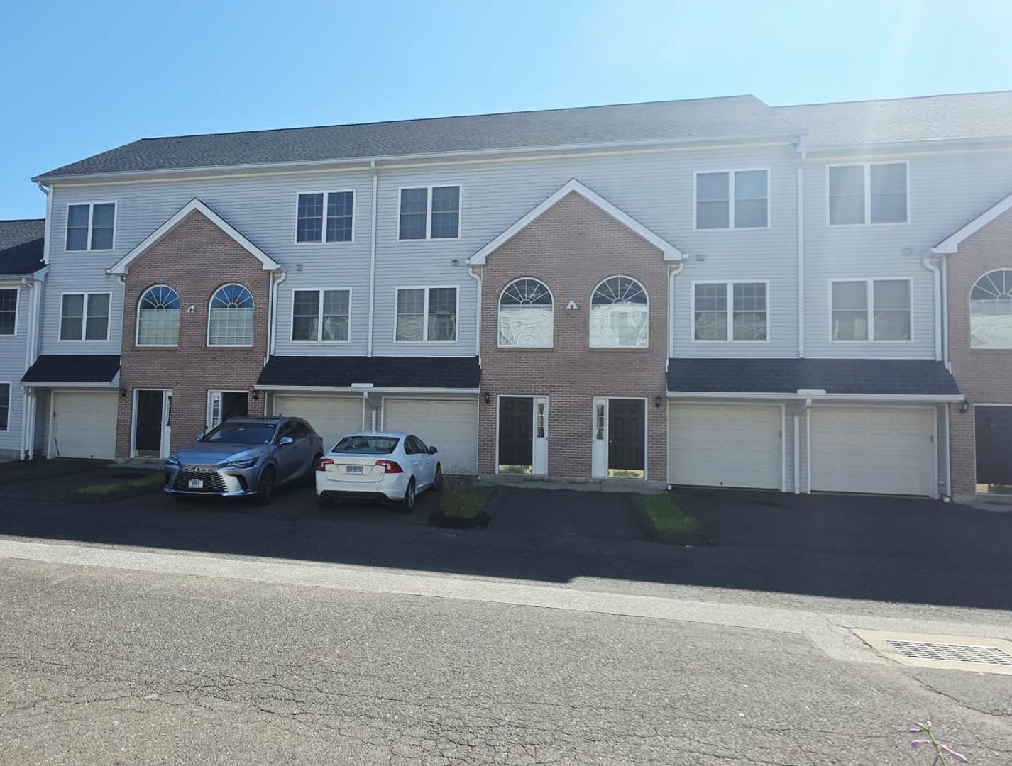 Spacious 2BR North End Townhouse w/ Garage & In-Unit Laundry – photo 1