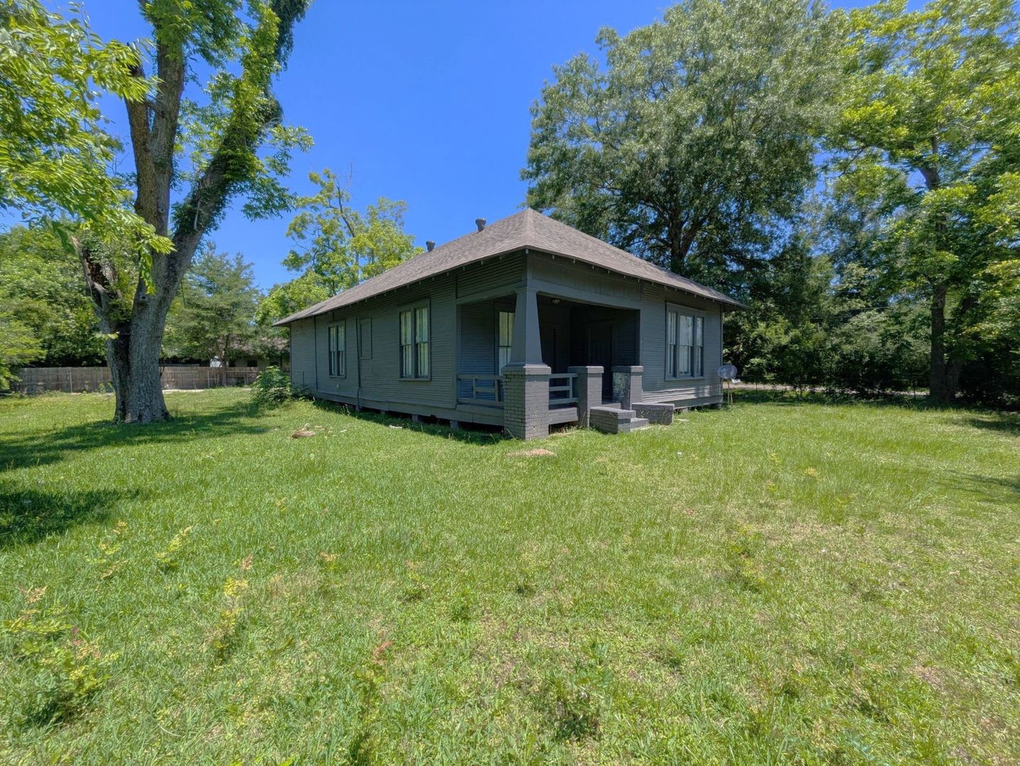 1420 Live Oak St., Beaumont, TX 77703 – photo 1