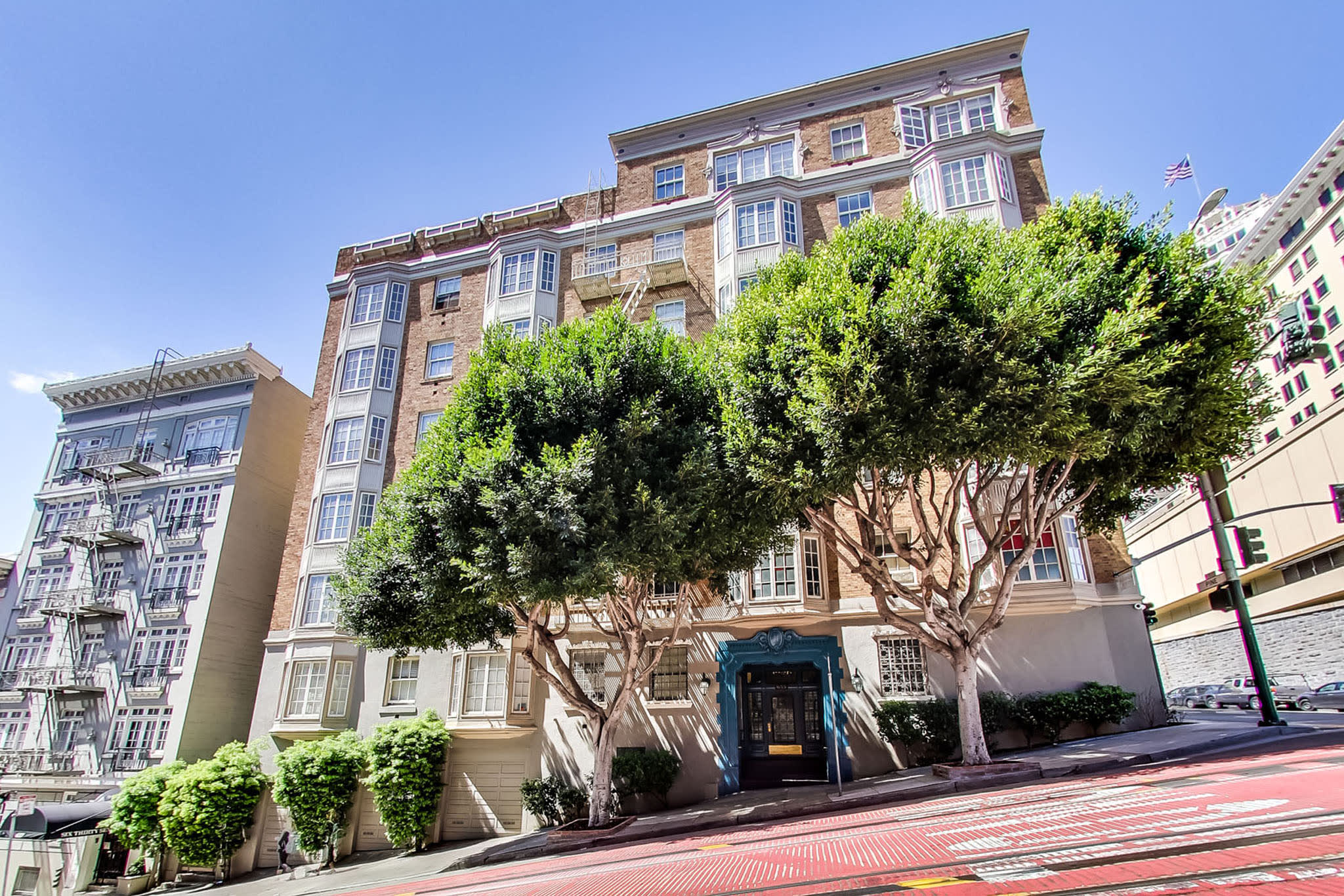 655 POWELL Apartments – photo 1