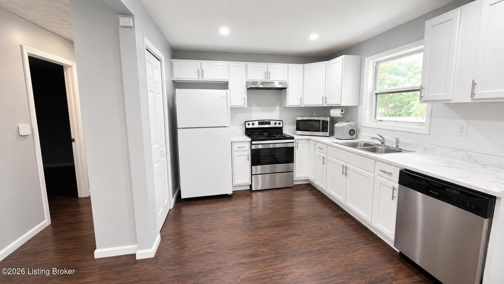 9303 Cinderella Ln – photo 3