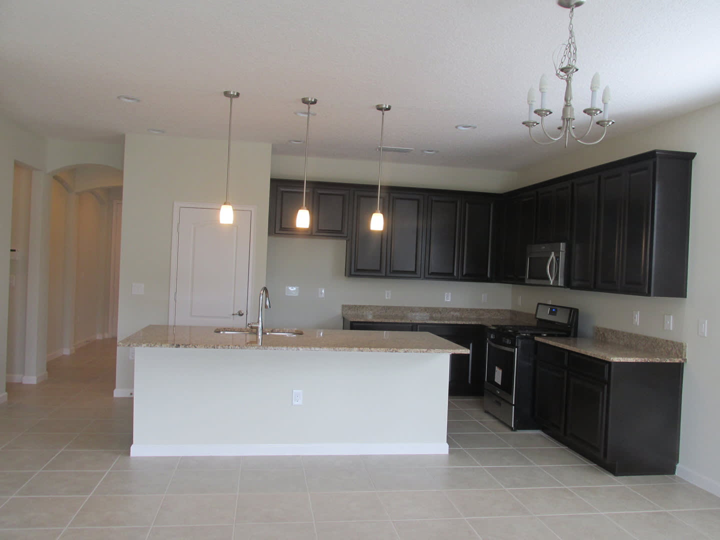 3 Bedroom 2 Bath Plus Office Room 2 Car Garage Single Family Home At2404 Sabastian St Mount Dora Fl 32757 For Rent – photo 2