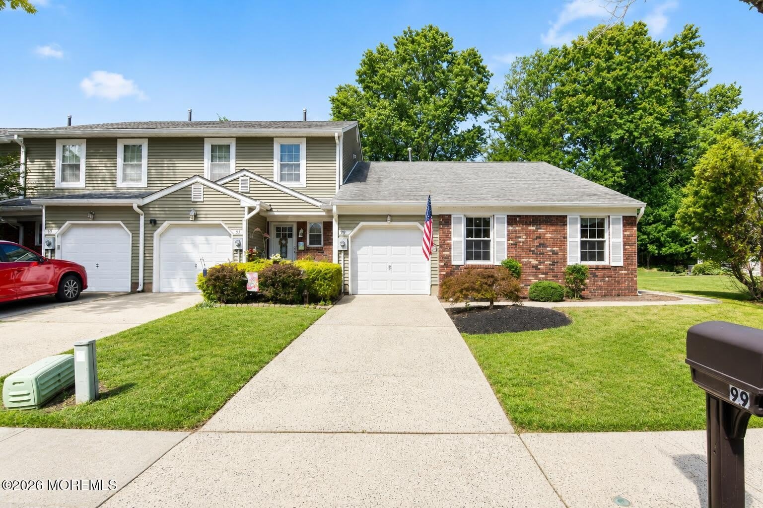 99 Oak Lane – photo 1