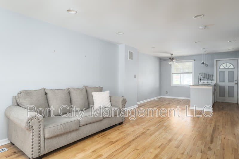 744 Aldworth Road – photo 5