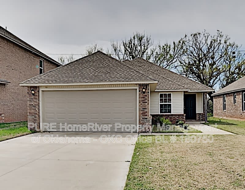 9304 NW 70th St – photo 1