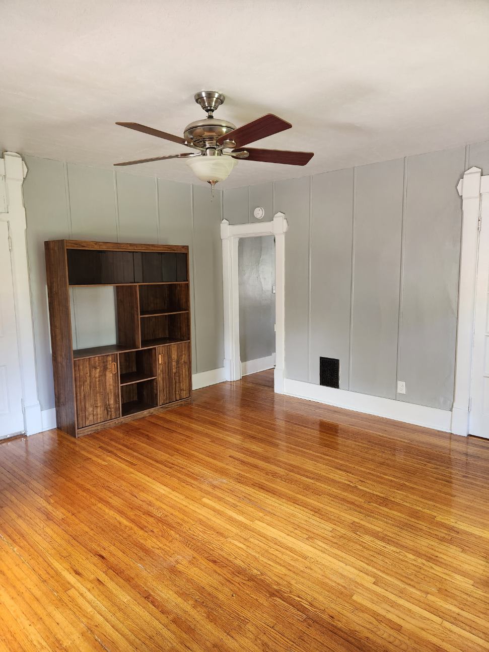 632 E Seminary St – photo 3