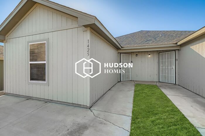 1425 Northwest 16th Avenue – photo 3