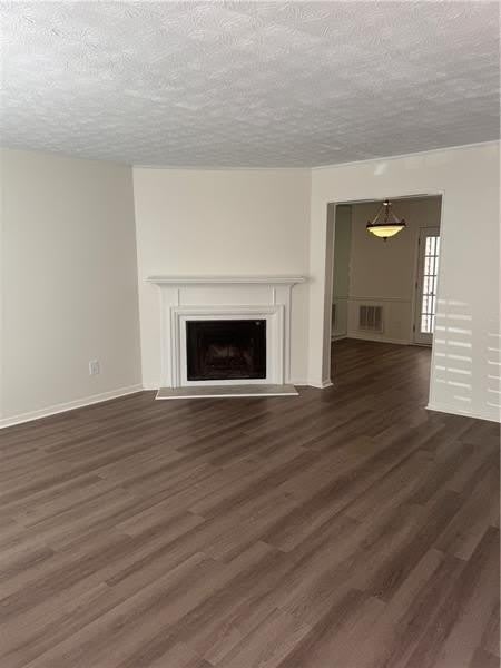 2907 Queen Anne Court – photo 3