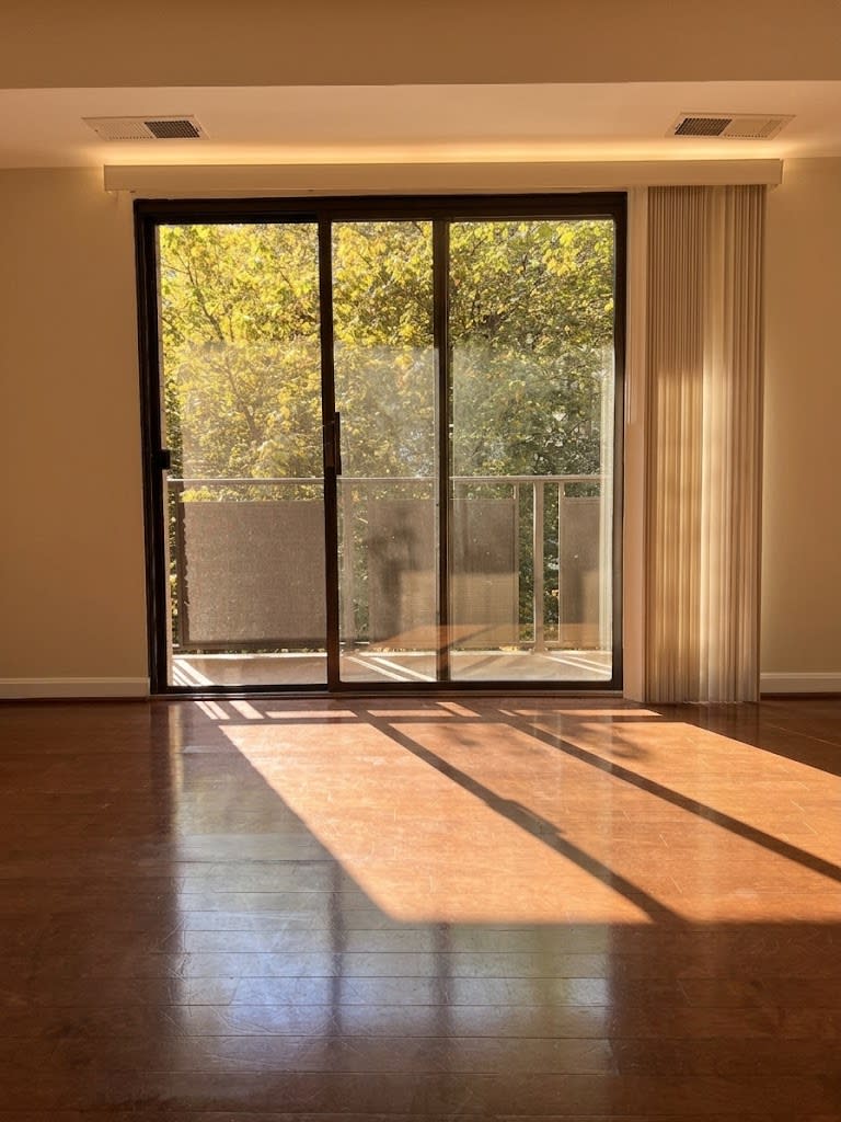 6001 Arlington Blvd – photo 2
