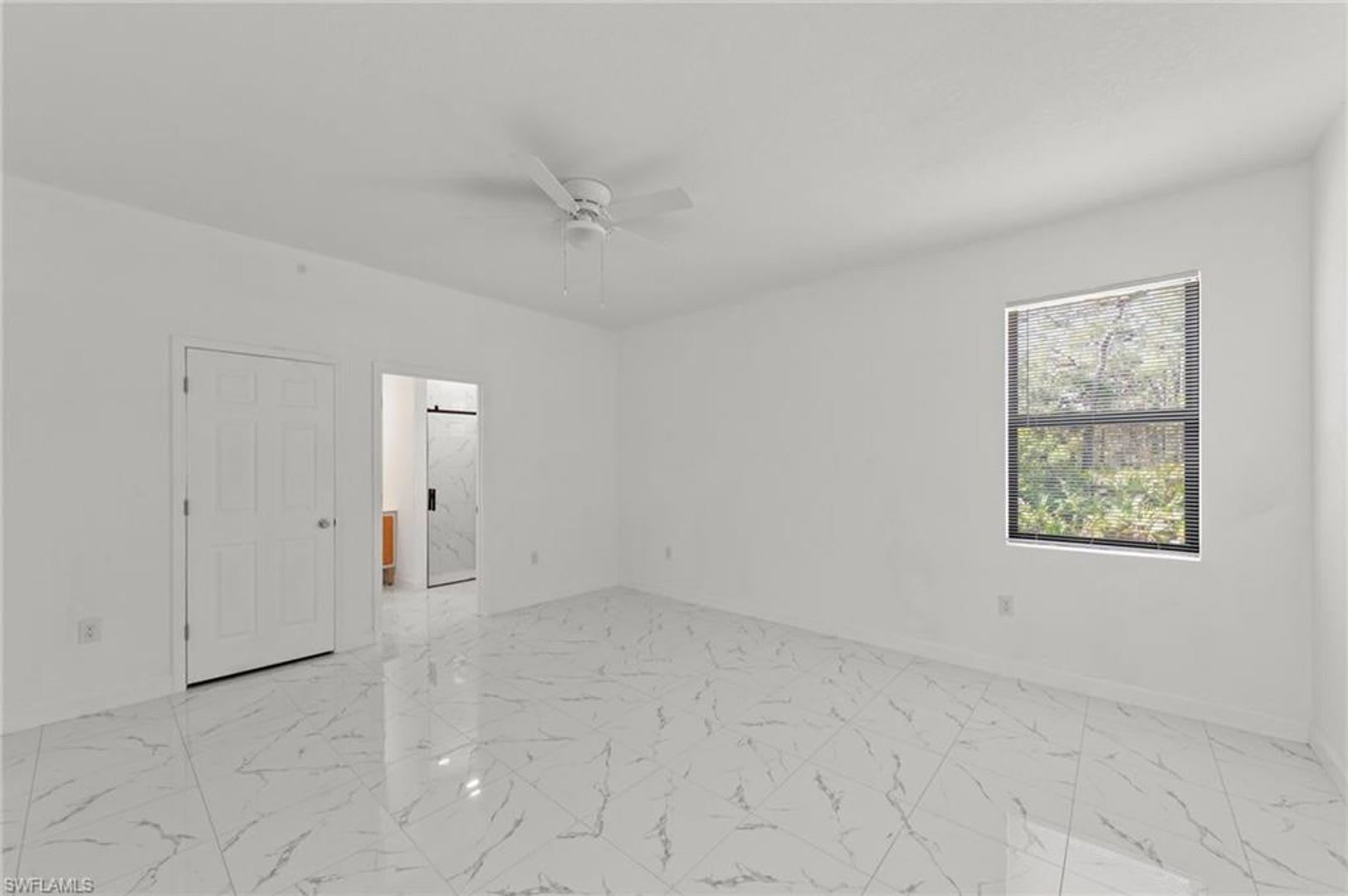 Unfurnished 3+ Den /3 bath / 1 car garage Single Family Home in Lehigh Acres – photo 4