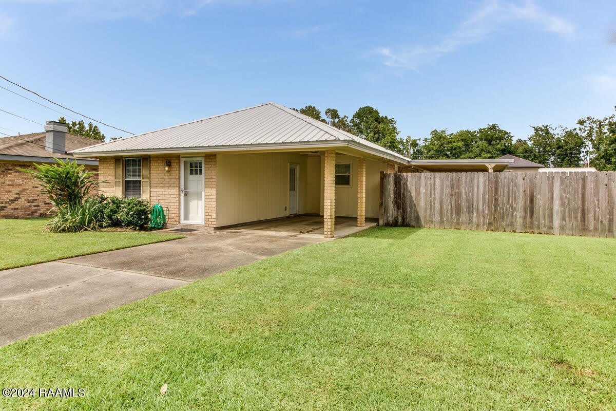 303 Gerald Drive – photo 2