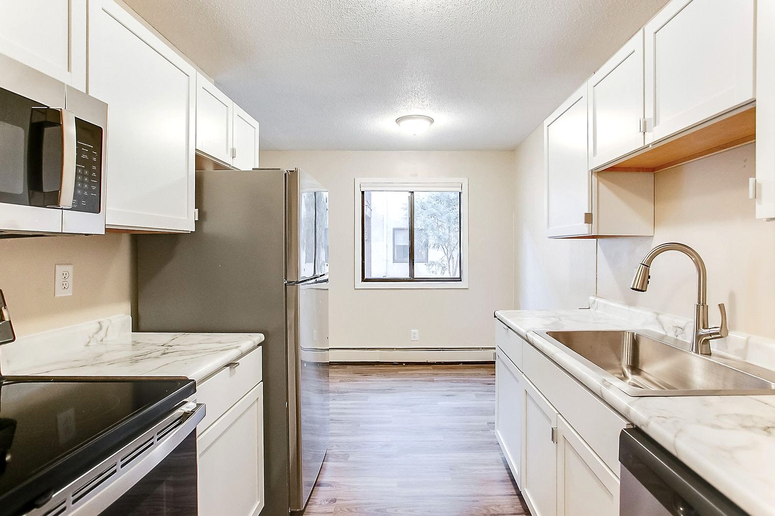 8070 Northeast Central Avenue – photo 2