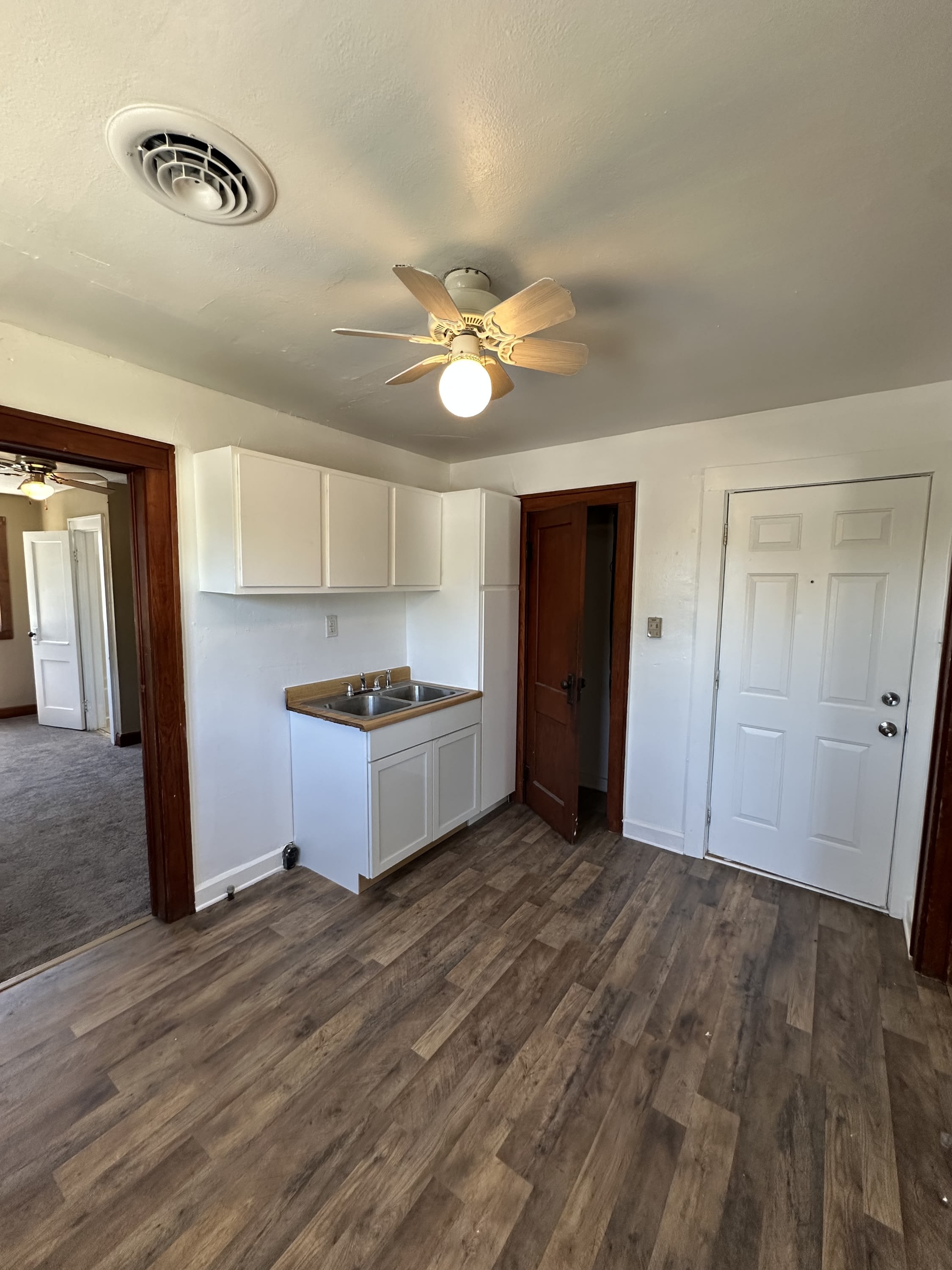 2940 Pitt Street – photo 5
