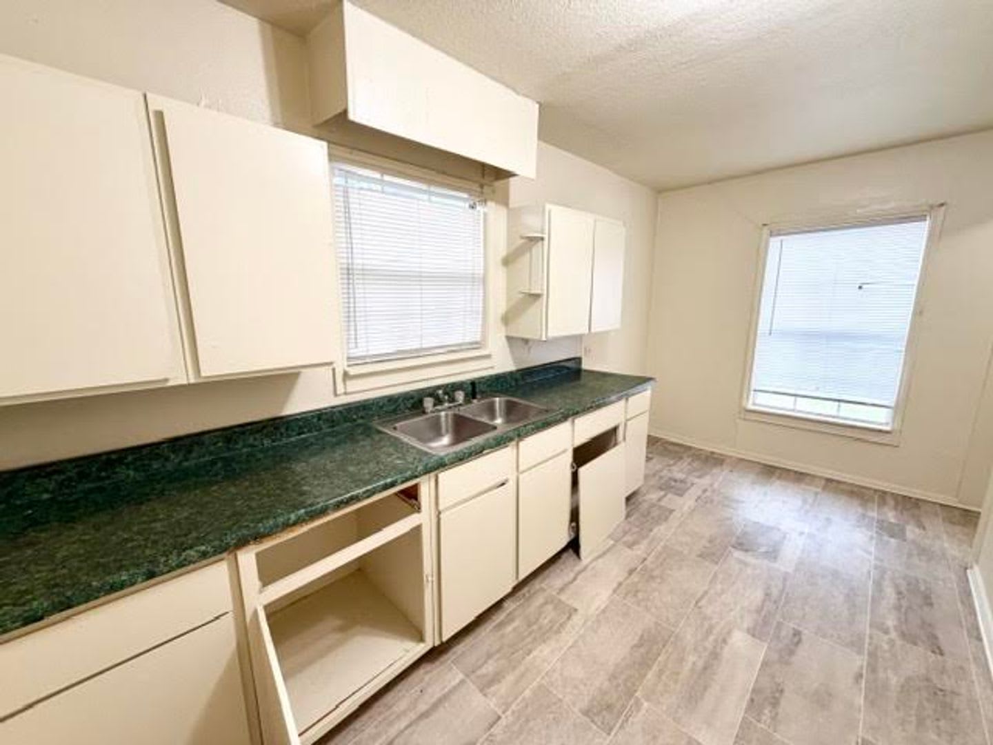 600 Camp Dr – photo 5