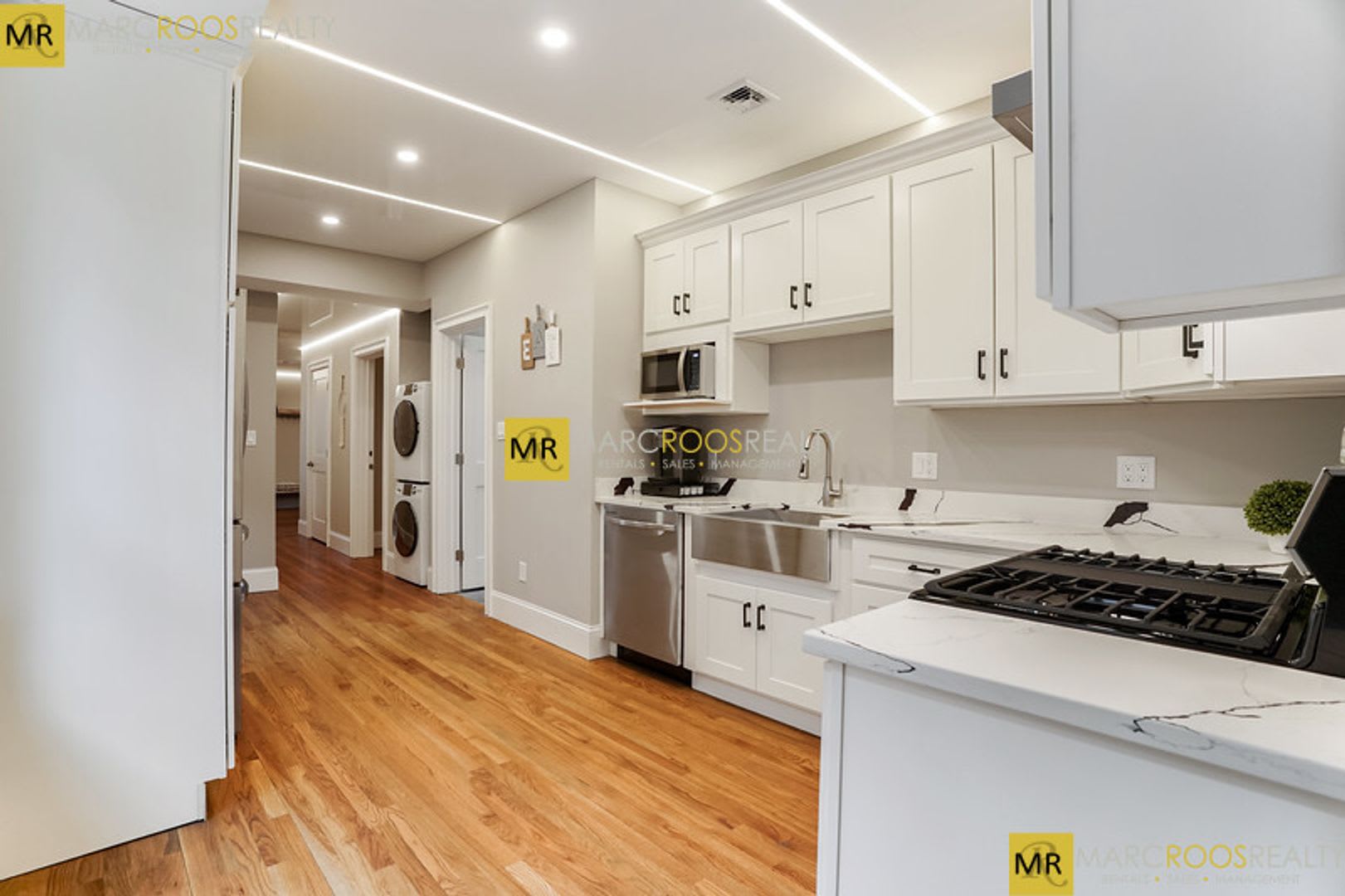 Most Luxurious Off Campus Choice Near Bu Campus Heat Hw Inc W D In Unit – photo 2