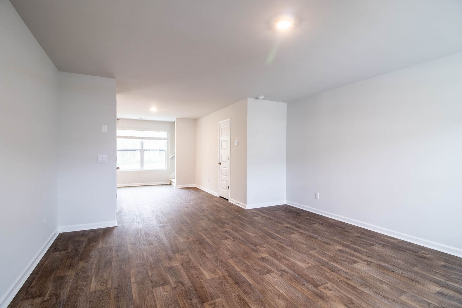 Amazing new community in Bloomingdale – photo 5