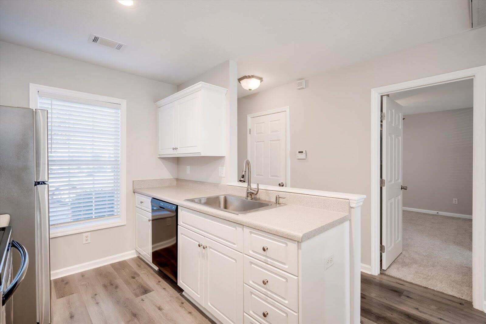 1216 Longpoint Drive – photo 2