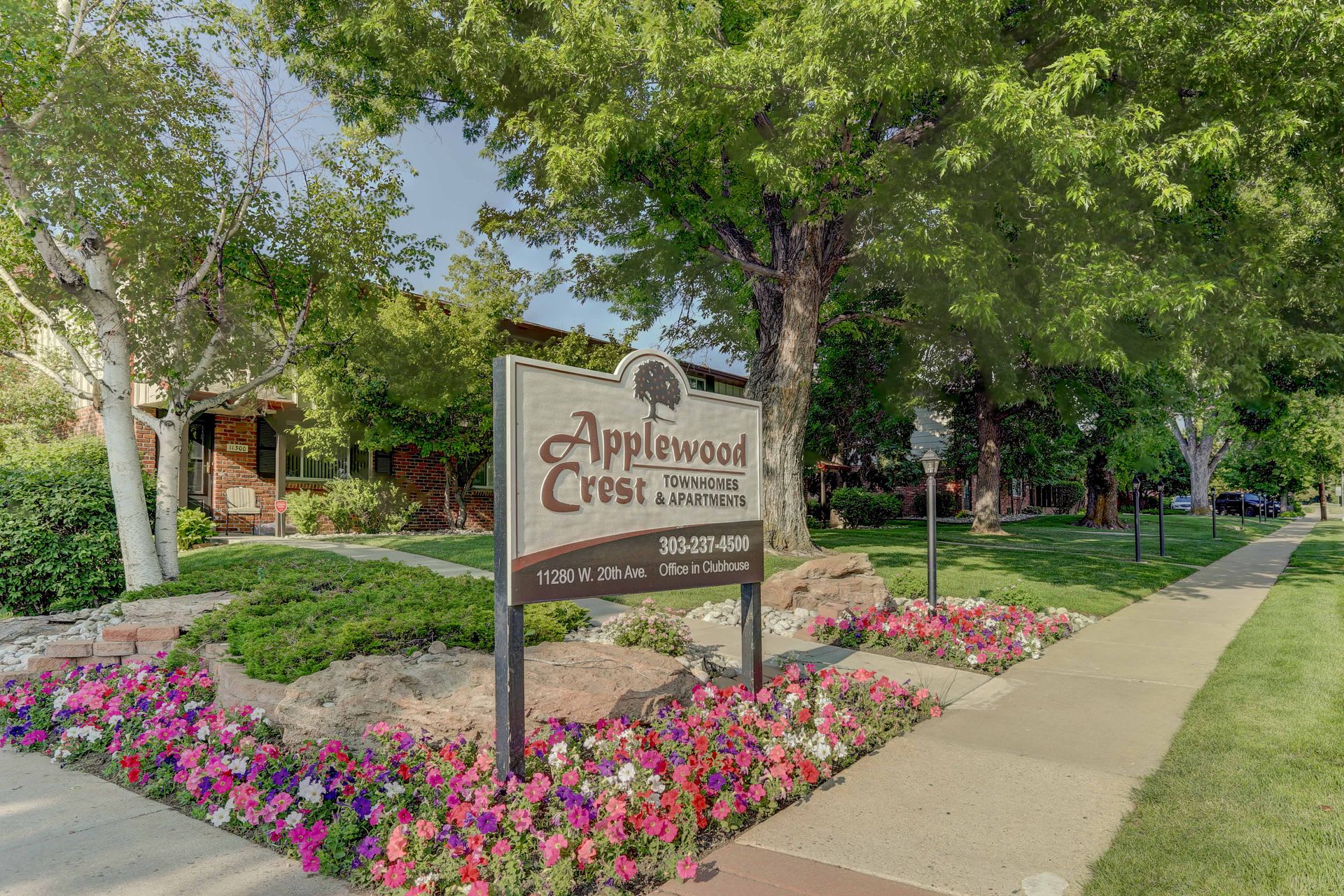 Applewood Crest Townhomes & Apartments – photo 5