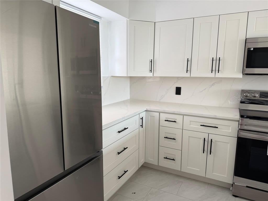 112 ROYAL PARK Drive – photo 3
