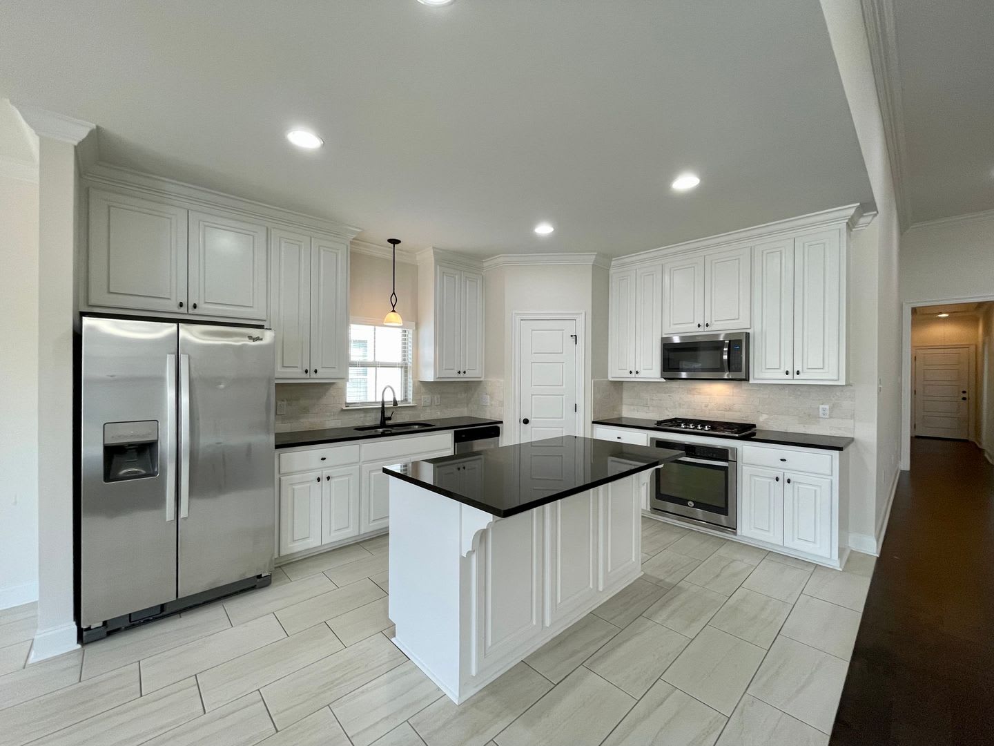 3 bedroom, 2 bath home plus an office! – photo 5