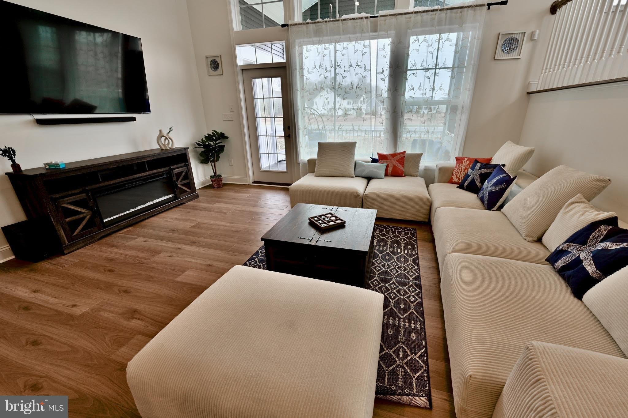 19219 AMERICAN HOLLY Road – photo 4