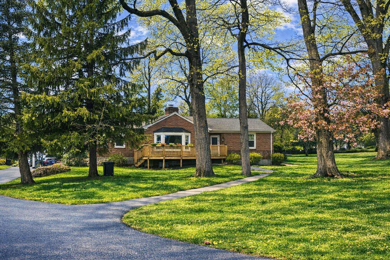 3BR Duplex w/ 1st fl Living – Sudbrook Park – photo 1