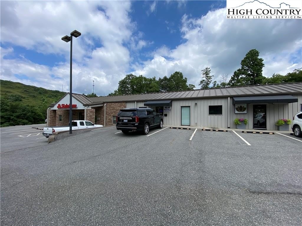 875 Mount Jefferson Road – photo 2