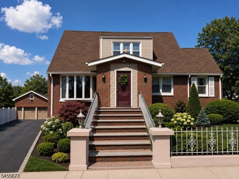 34 S Mountain Ave – photo 1