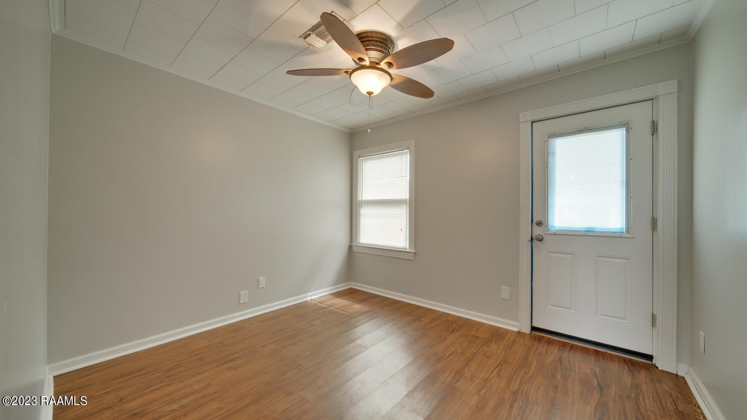 216 E Milton Avenue – photo 2