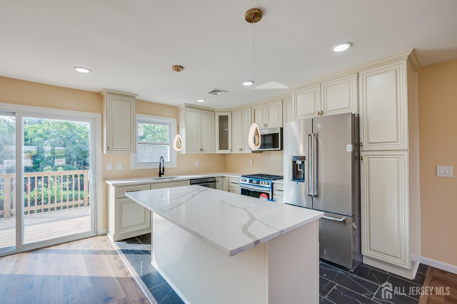 134 Frank Street – photo 4