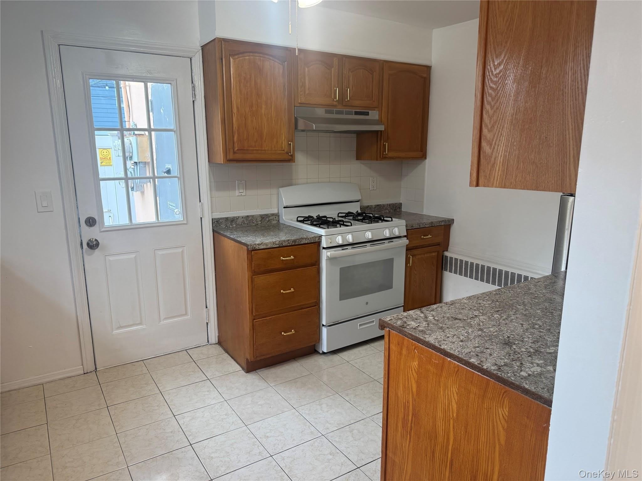 646 E Park Avenue – photo 1