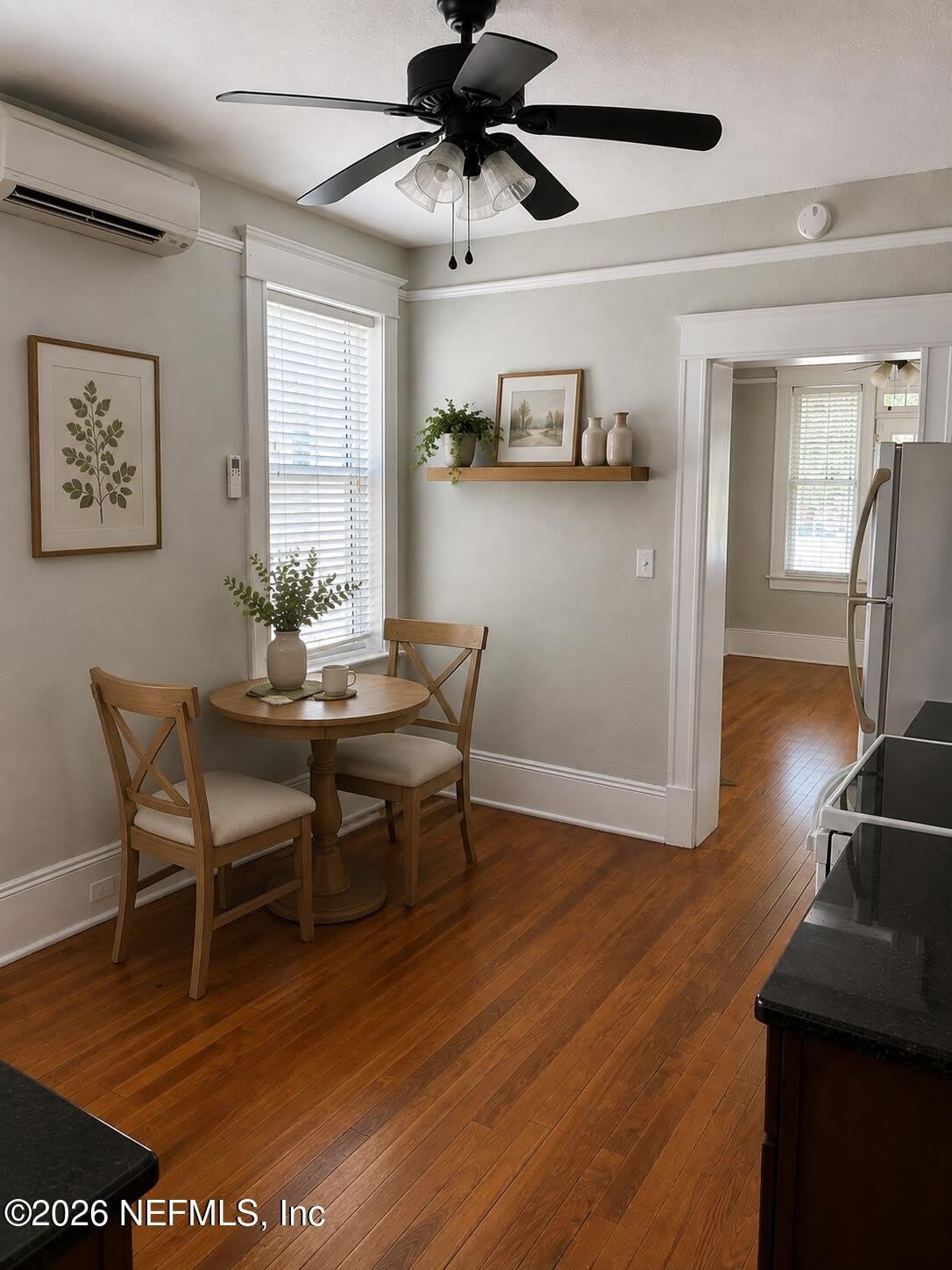 2120 HERSCHEL Street – photo 4