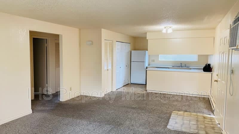 1913 Hoxie Ave – photo 5
