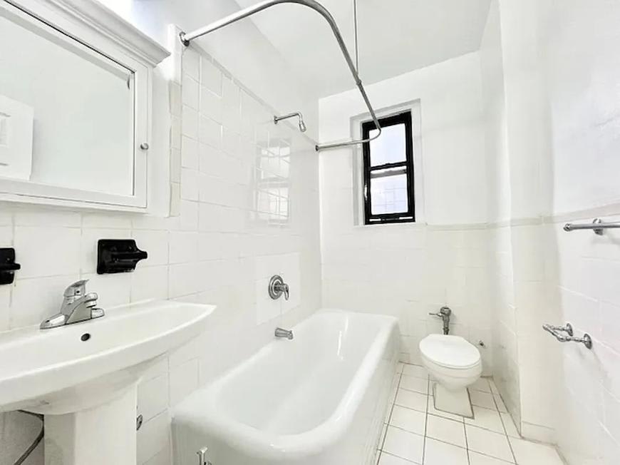 1068 Ward Avenue – photo 5