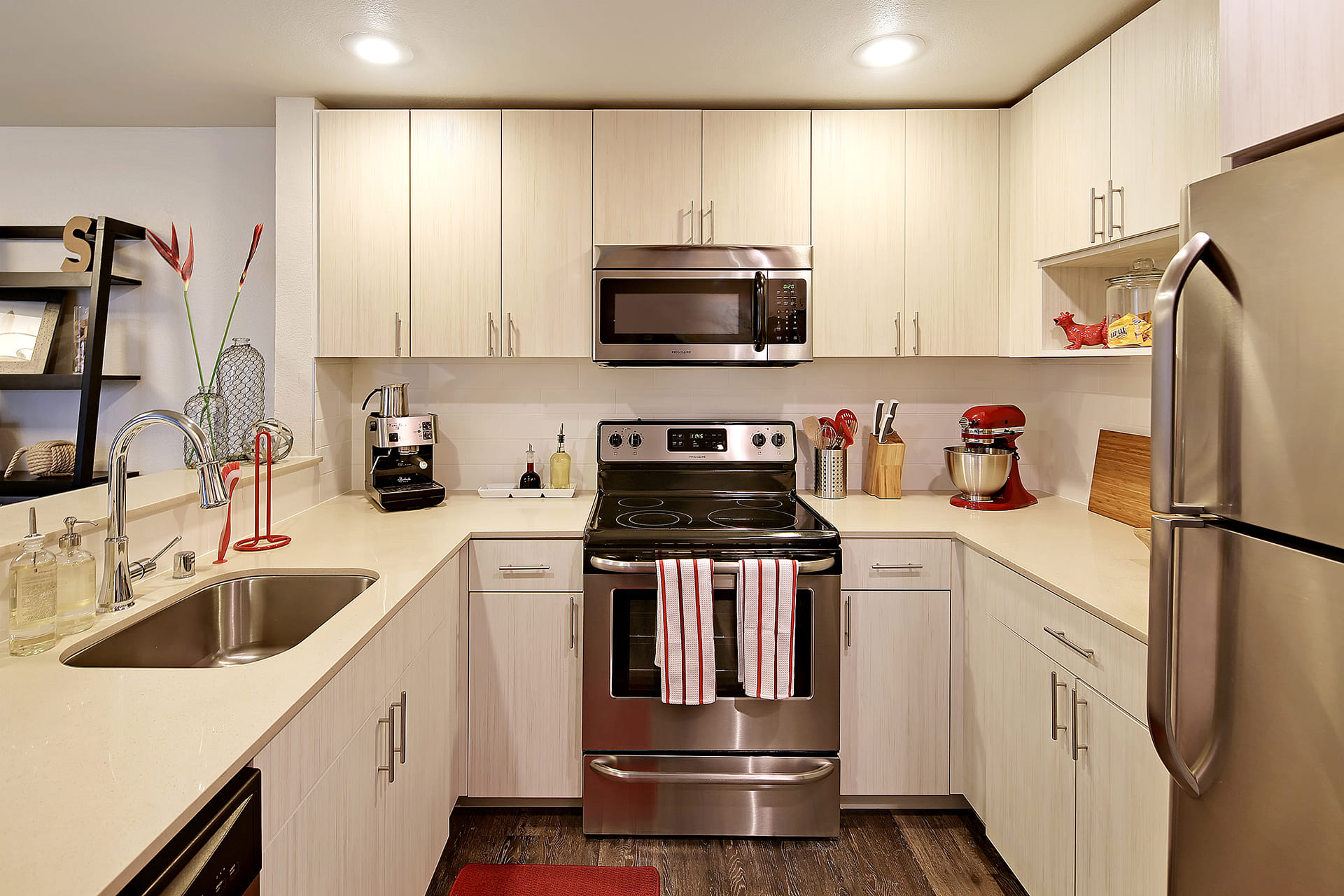 Starboard Apartments – photo 1