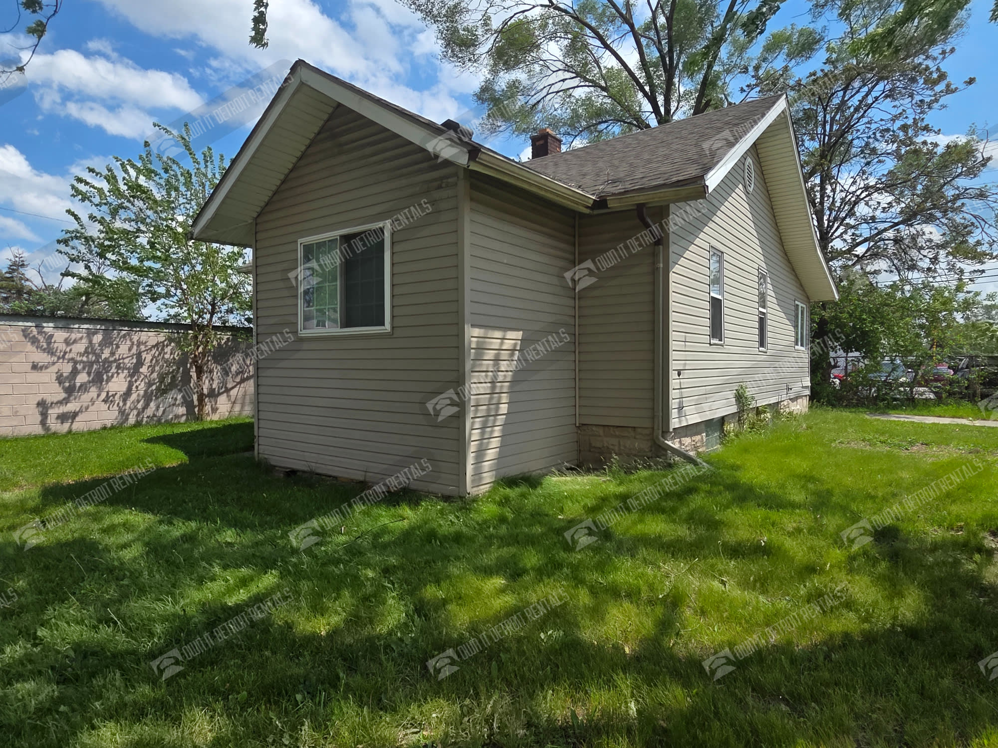 7210 Rivard Ave – photo 2