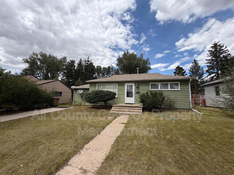 1407 Ord St – photo 2